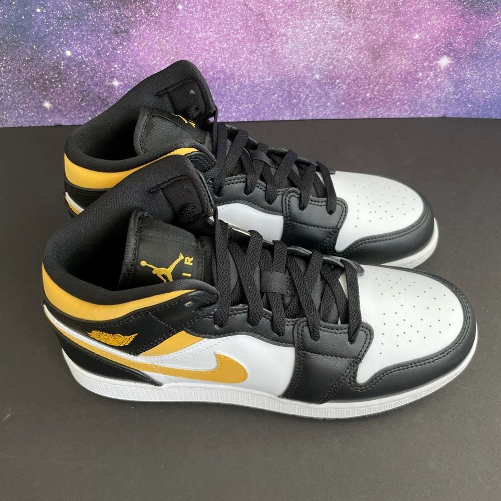Size 7GS - Air Jordan 1 Mid Pollen MPN 554725-177
